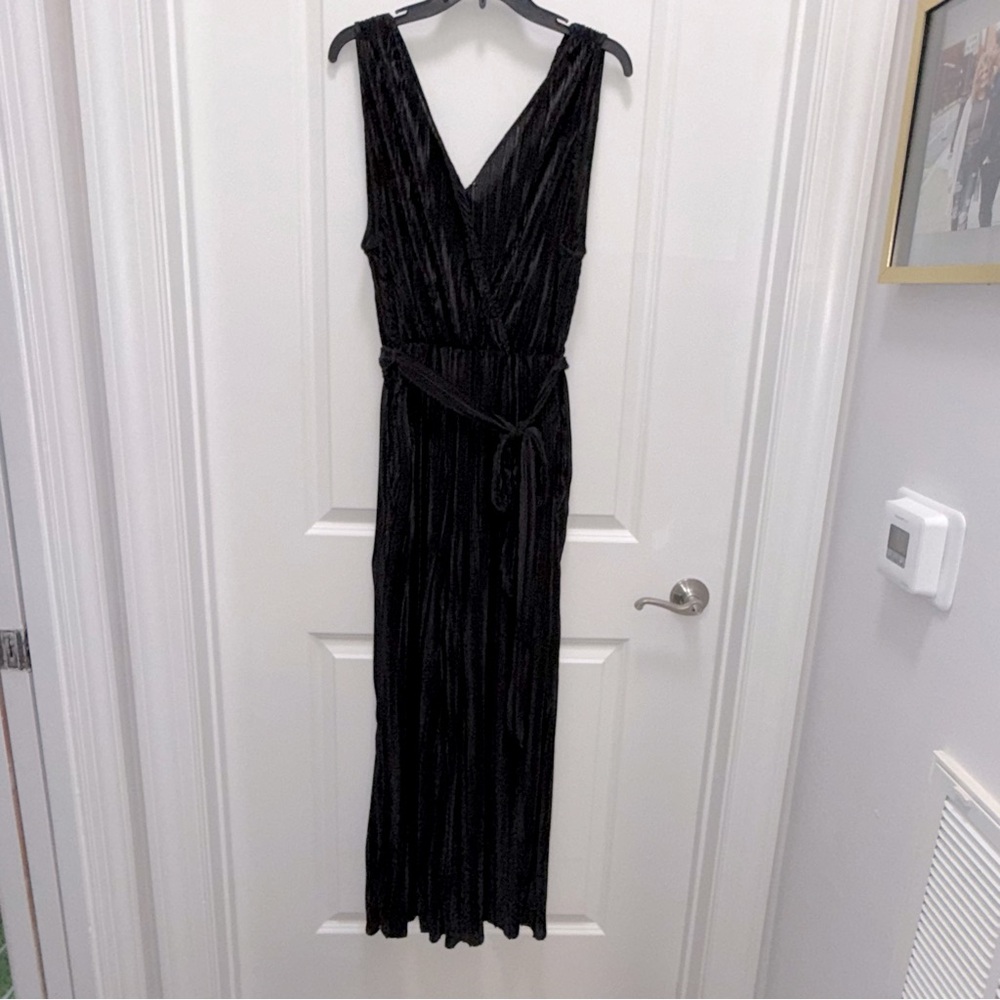 Arula Black Accordion Sleeveless Jumpsuit